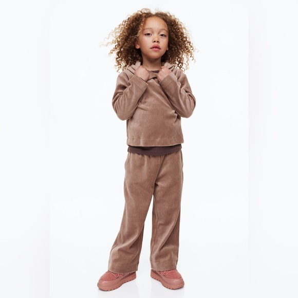 H&M Velour Matching Set 2T Beige - Picture 2 of 11